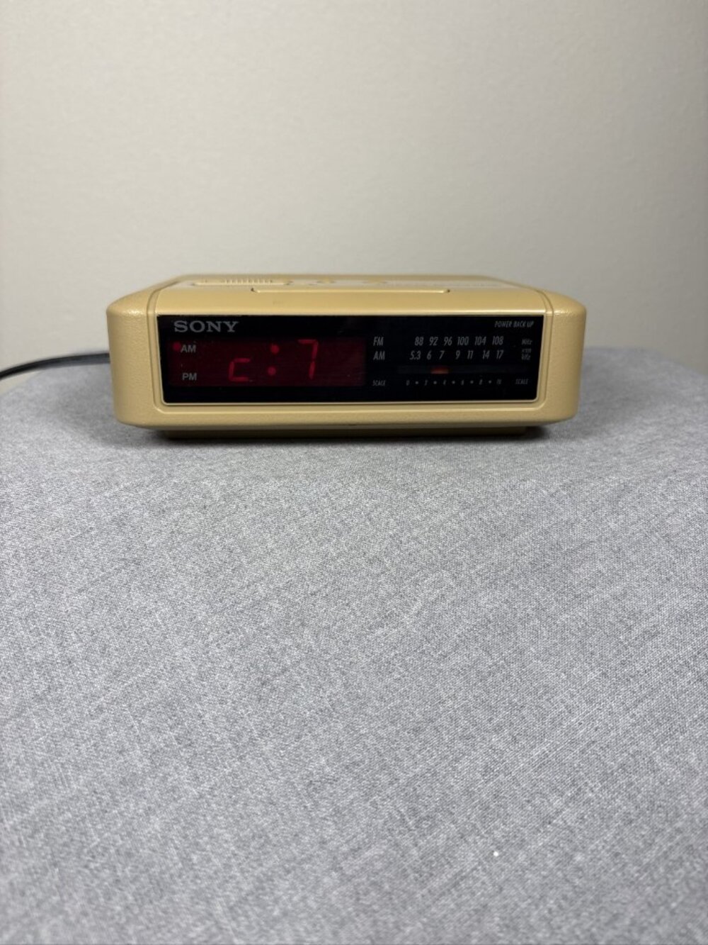 Sony Dream Machine ICF-C240 AM FM Digital Alarm Clock Radio Beige